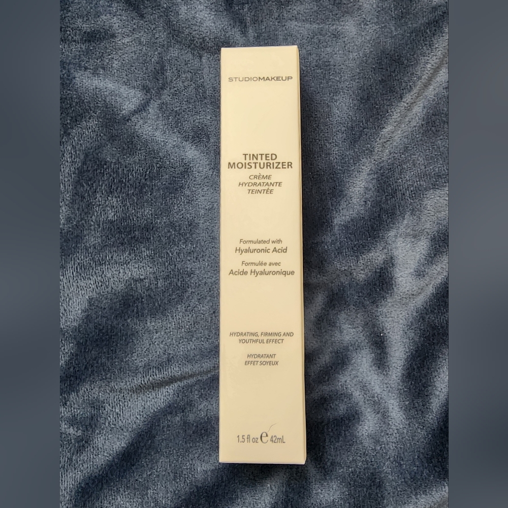 STUDIOMAKEUP Tinted MoisturizerWith Hyaluronic Acid